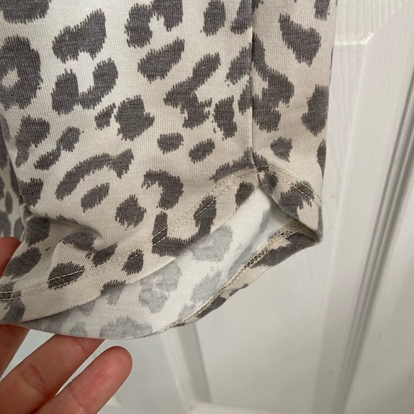 Chaser Quadrablend Bodycon Shirttail Dress Size Small Animal Print Crew Neck - Picture 4 of 4